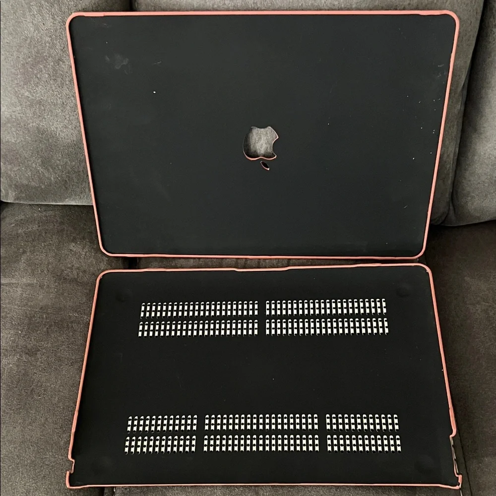 Apple Laptop in Rose Gold